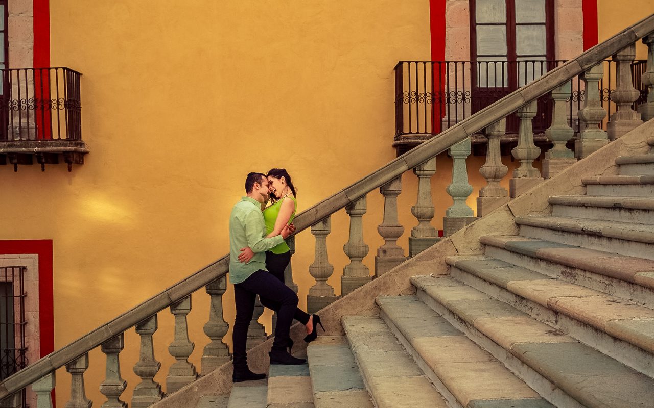 Colonial architecture with warm light in San Miguel de Allende, ideal wedding destination in Mexico